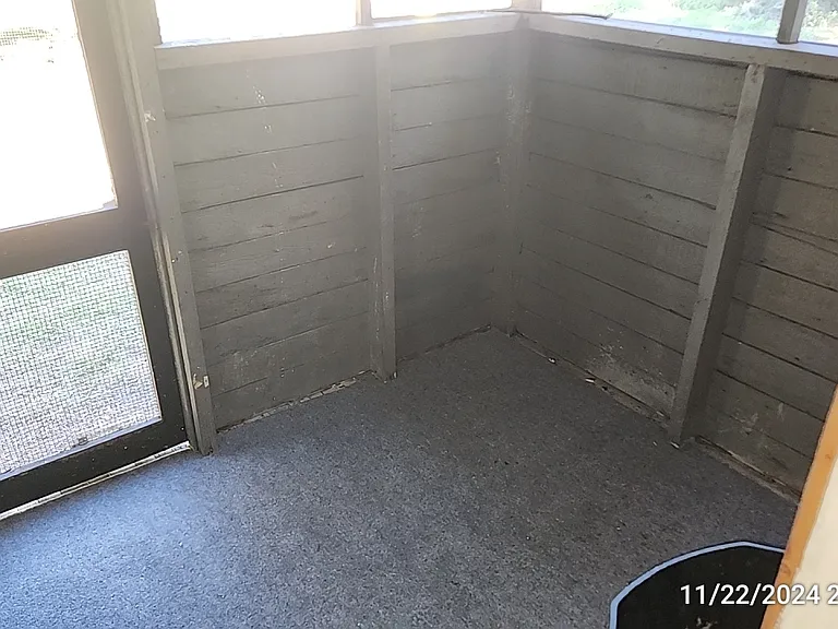 716 Bronson St — Photo 5