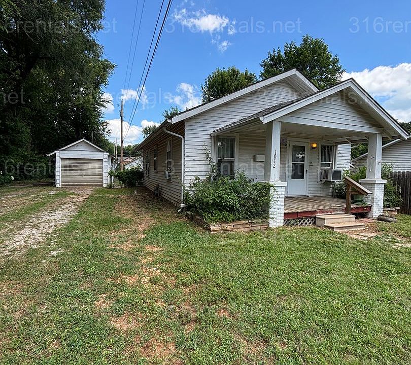 1st image of 1012 W Ash Ave