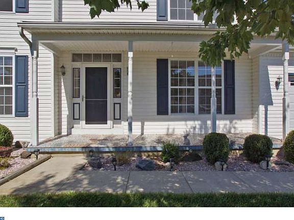 2nd image of 515 Diamond Dr