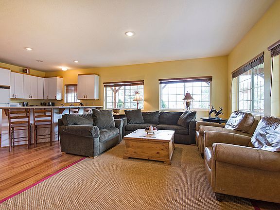 4th image of 2169 Comstock Dr