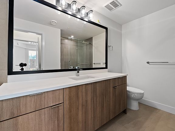 4th image of 2233 156th St #211