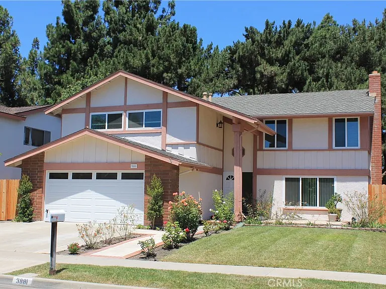 3881 Hendrix St — Photo 2
