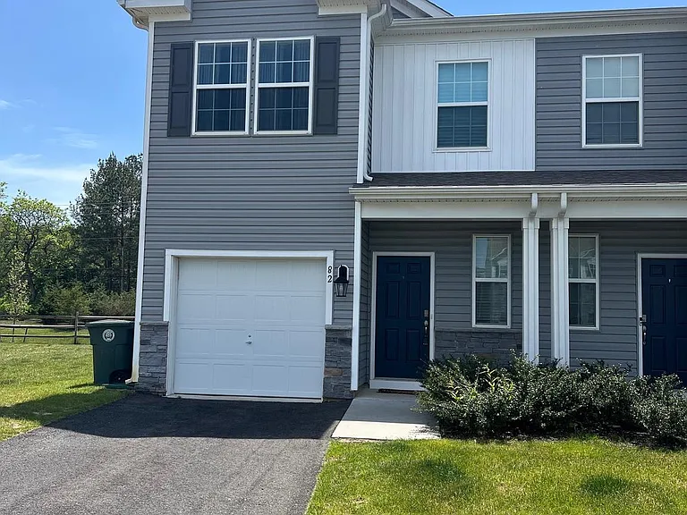 82 Arlotta St — Photo 32