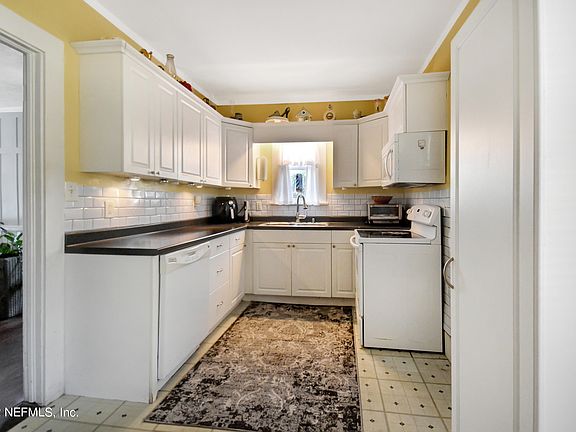 2nd image of 16 Myrtle Ave