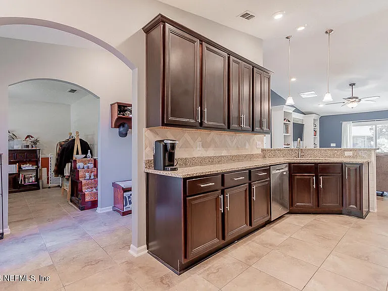 13328 Smithwick Ln — Photo 10