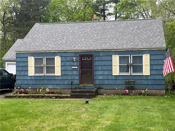 213 Williams St, North Syracuse, NY 13212