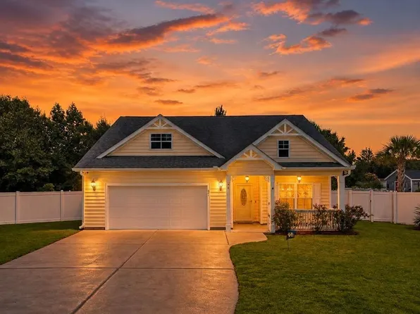 221 Maple Oak Dr., Conway, SC 29526