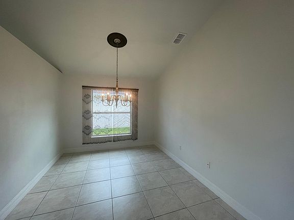 5th image of 620 Dillard Dr SE