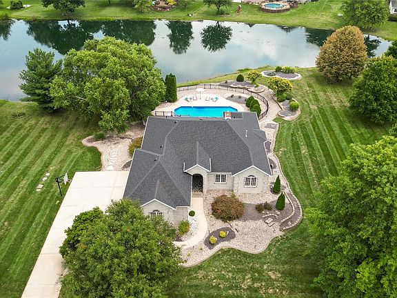 2nd image of 104 Bluestem Ct