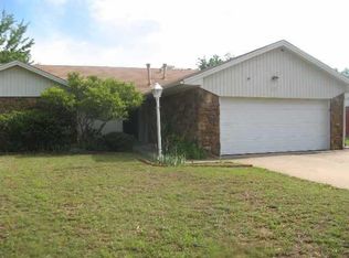 17 Oak Hl, Shawnee, OK 74804