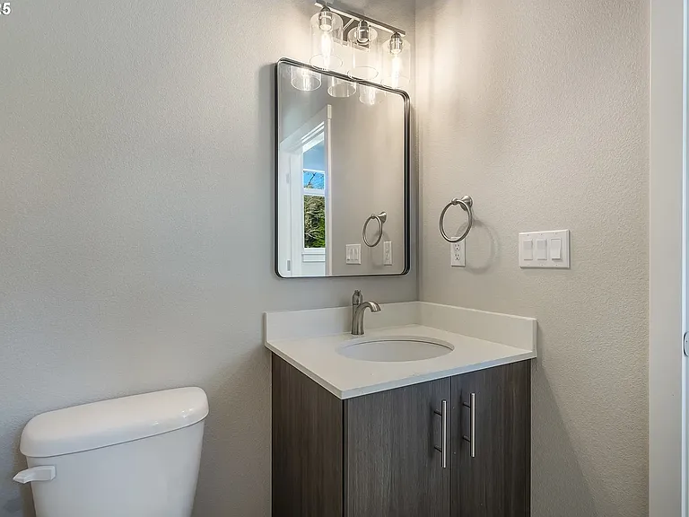 317 S Neptune St — Photo 23