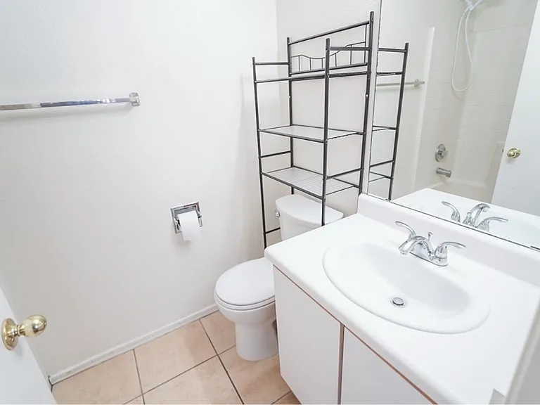 2065 W 20th Ave — Photo 6