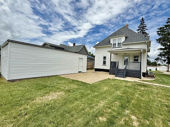5th image of 419 Rockwell St