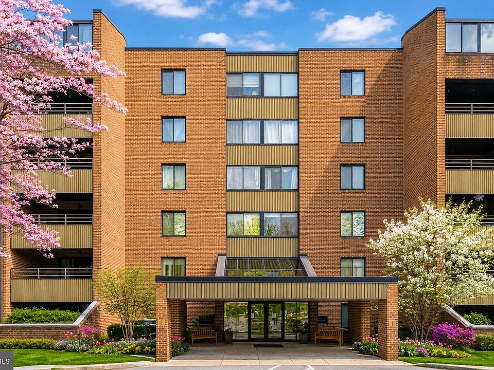 1st image of 1 Southerly Ct APT 305