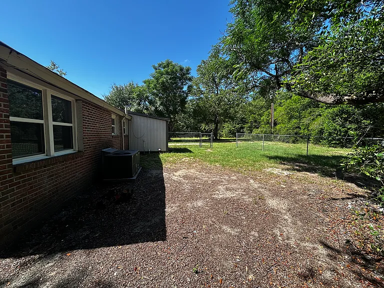 461 Sweetwater Cir — Photo 22