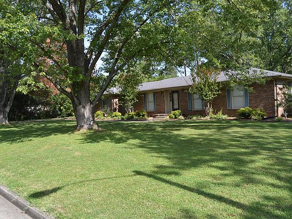 4th image of 1606 Parklawn Dr