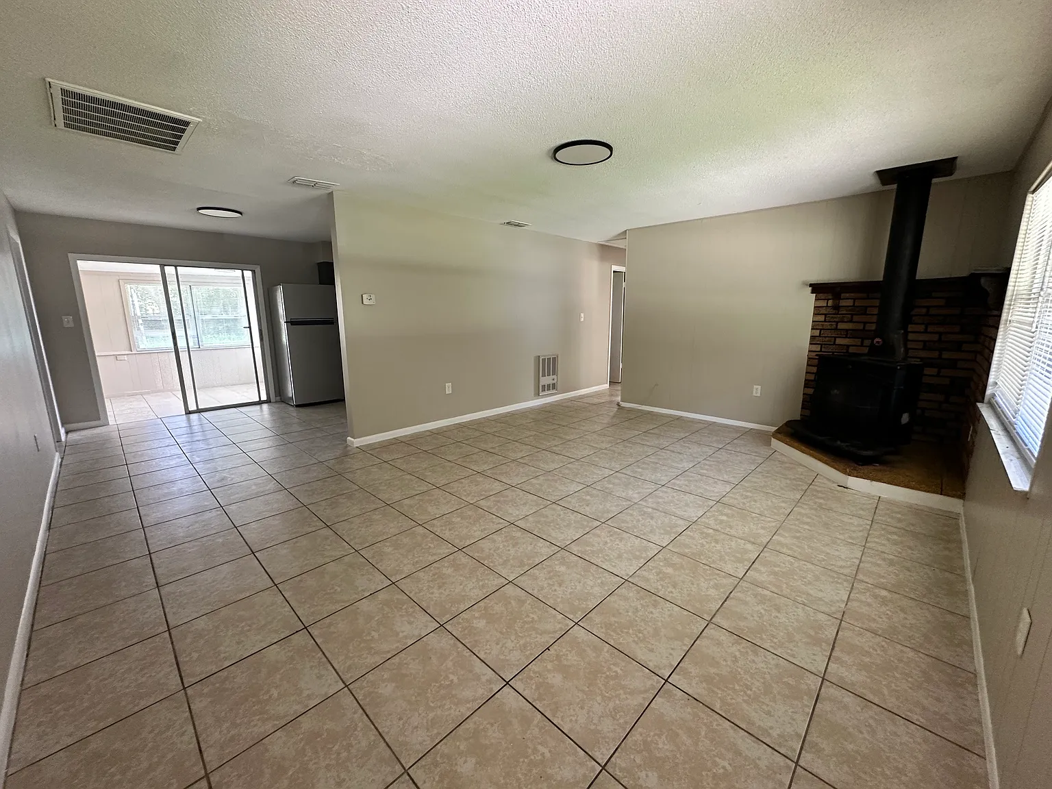 4628 Date Palm Dr — Photo 2