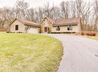 W279S3320 Ledward Ct, Waukesha, WI 53189