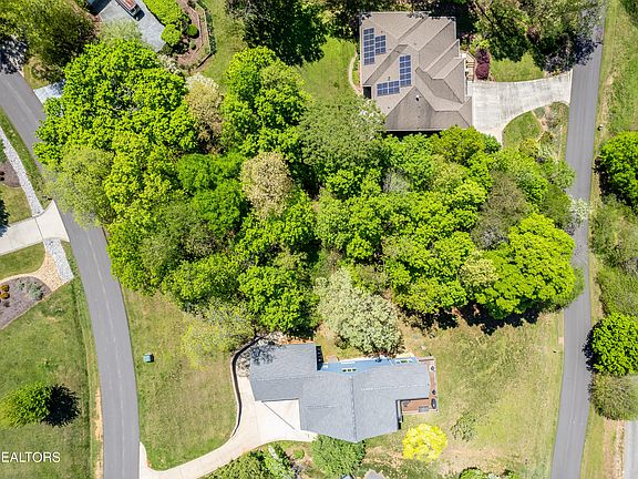 4th image of 375 Southshore Dr