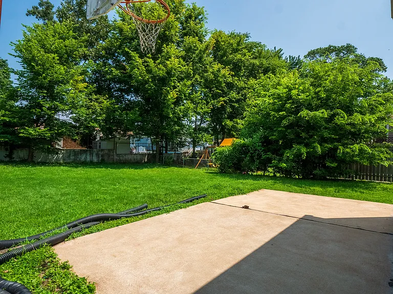 327 W Felton Ave — Photo 26
