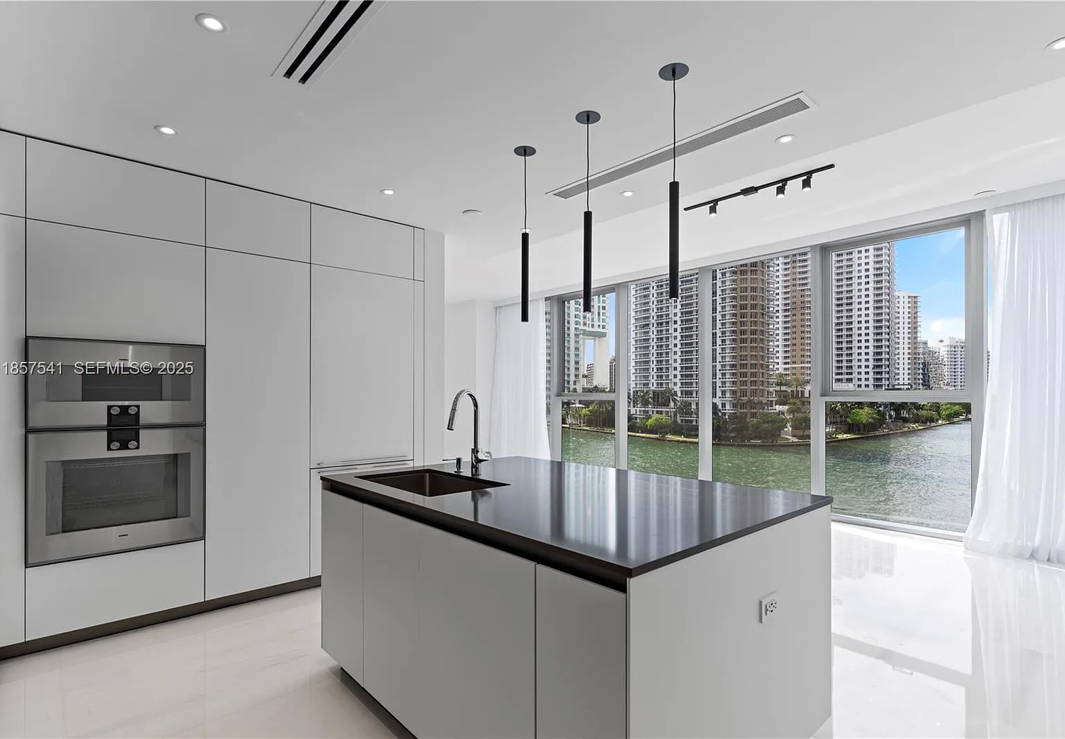 2 bed, 2.5 bath, $15,900 — Photo 3