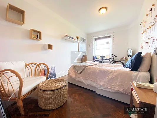 Rented by ZealEstate Group Inc | media 38