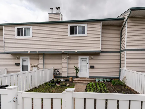 1478 Lakewood Rd W, Edmonton, AB T6K 3Y1