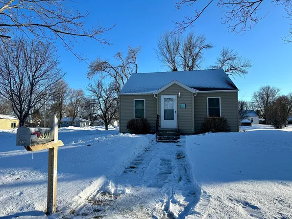 501 10th Ave, Clarkfield, MN 56223