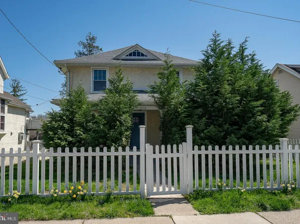 275 Old Eagle School Rd, Wayne, PA 19087