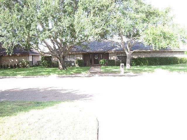 1st image of 2302 Wimbledon Dr