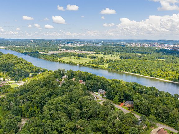 6th image of 3018 Waterfront Ct