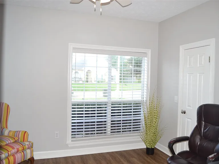 109 Stratford Dr — Photo 11