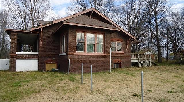 2nd image of 201 Poplar Ave
