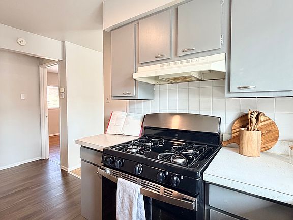 2nd image of 2827 Lemay Ferry Rd APT E