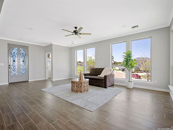 2nd image of 4003 Salado Bluff