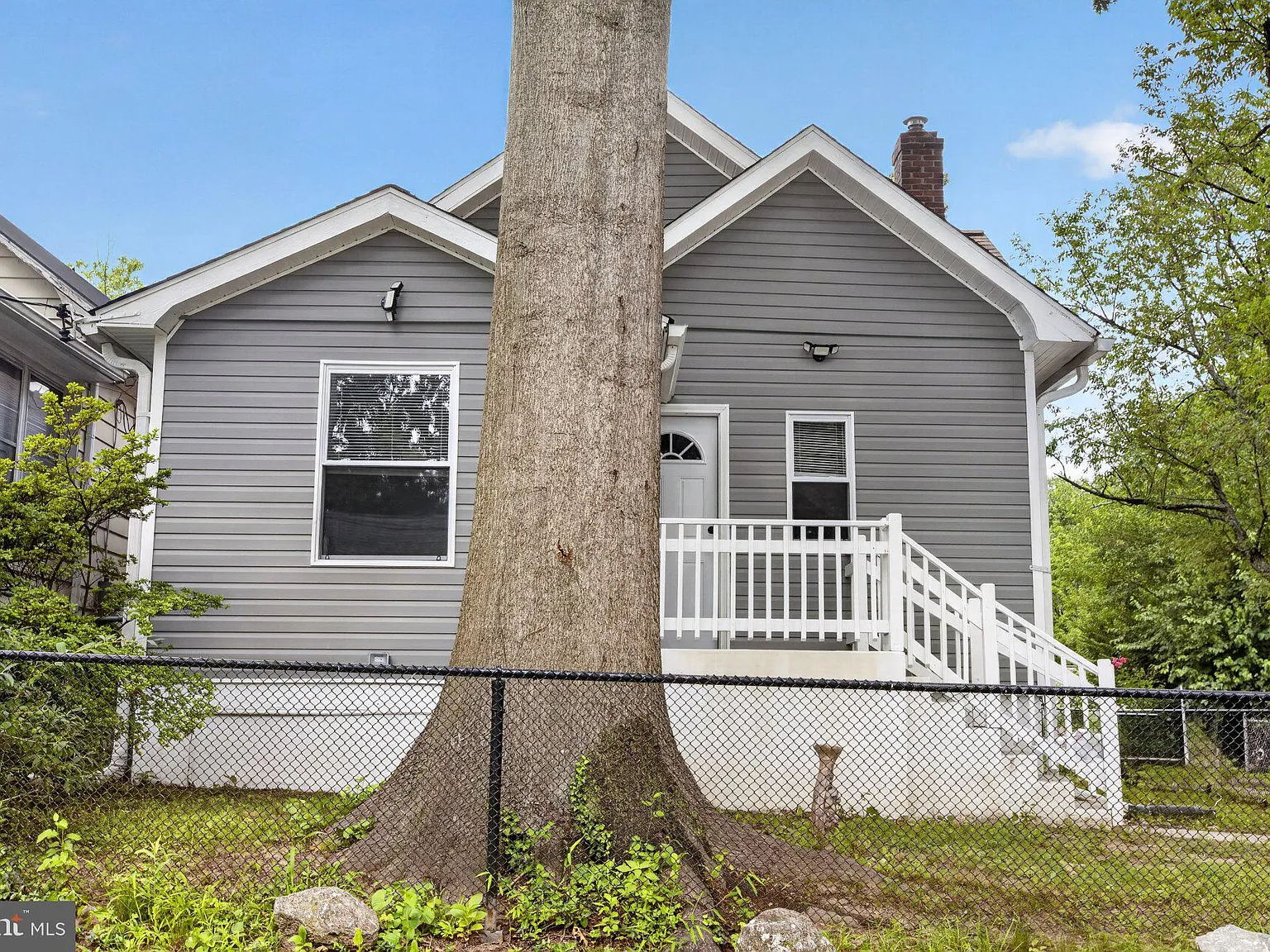 5 bed, 3.0 bath, 1702 sqft, $2,800 — Photo 4