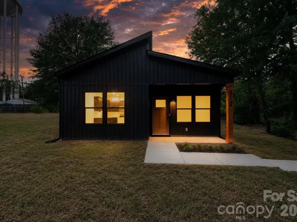 512 28th St SW, Hickory, NC 28602