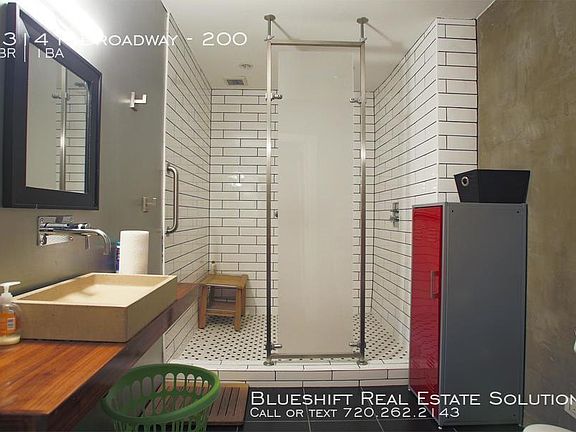 5th image of 2314 N Broadway #200