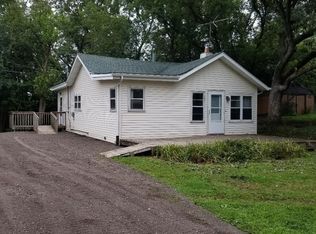 33920 Crestview Dr, Burlington, WI 53105