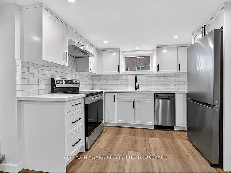 3548 Bond St #LOWER — Photo 1