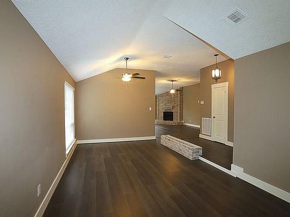 4th image of 5114 Village Springs Dr