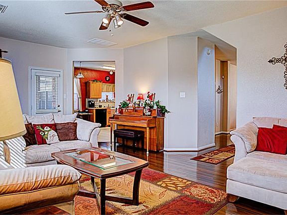 4th image of 21460 Naples Hollow Ln