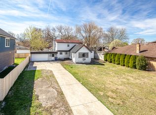 5933 W 90th Pl, Oak Lawn, IL 60453