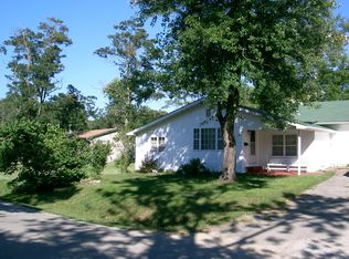 910 N Center St, Willow Springs, MO 65793