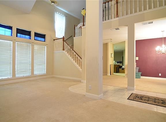 3rd image of 1000 Cambridge Dr