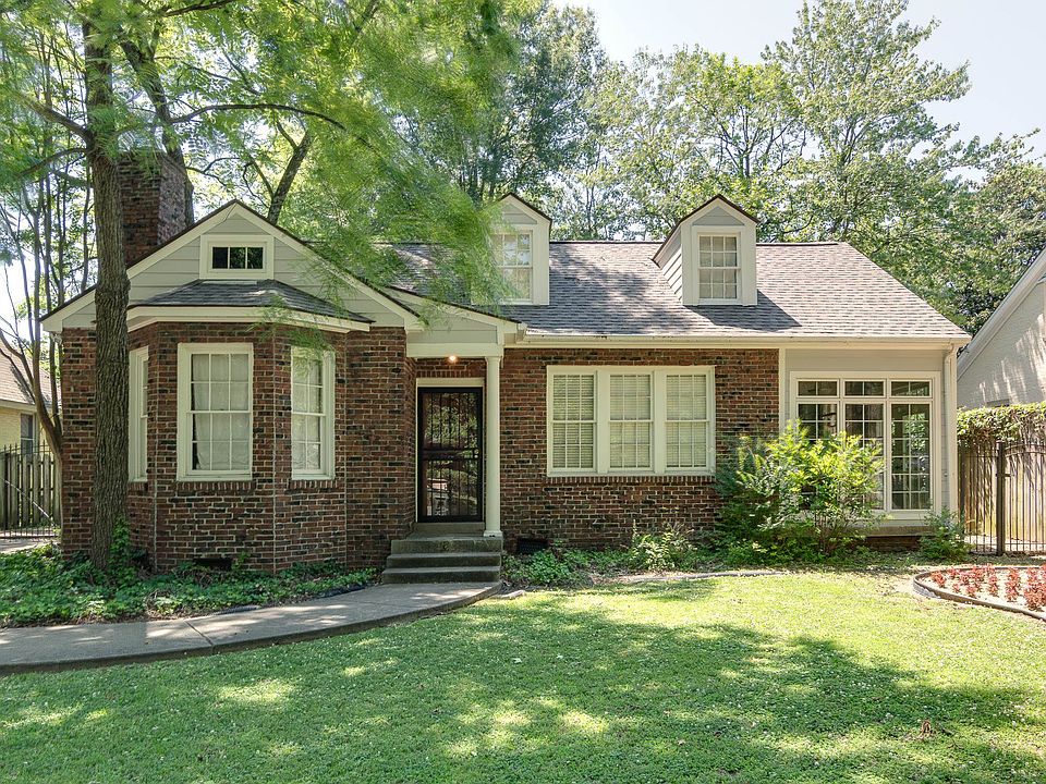 1st image of 811 Cypress Dr