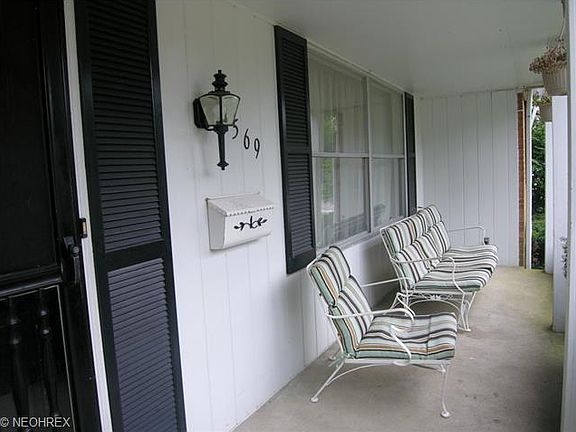 2nd image of 4569 Parkedge Dr
