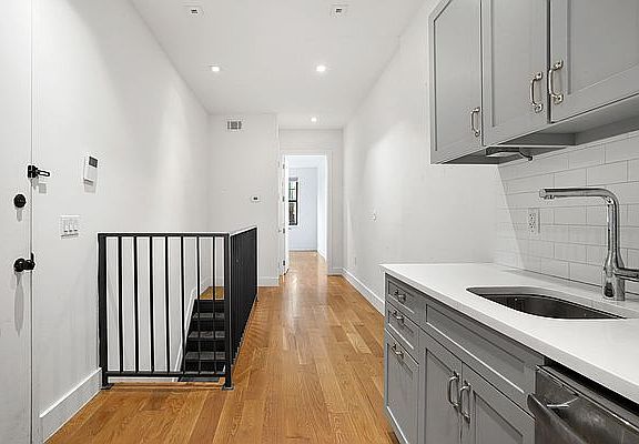 2nd image of 303 Harman St APT 1L