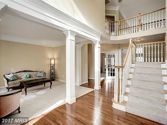 Entrance to 2 story foyer