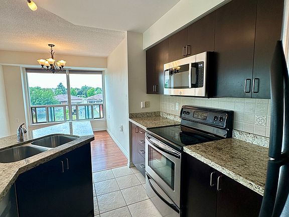 4th image of 920 Sheppard Ave W #302